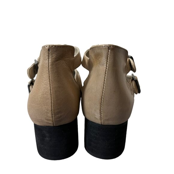 Two Lips Booties Womens 9 Zeta Taupe Leather Ankle Boots Straps Accent Buckle - Picture 4 of 8